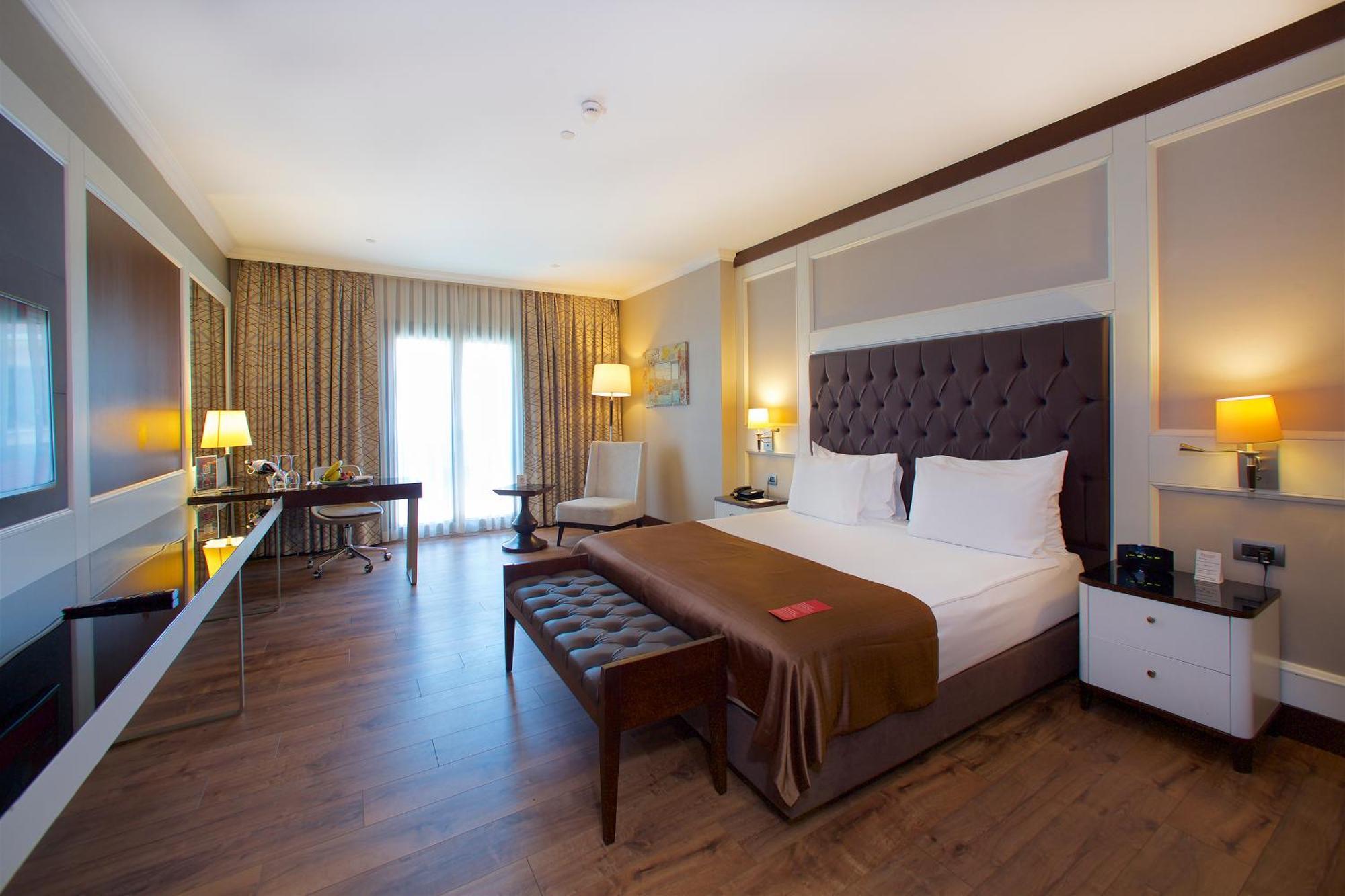 Ramada By Wyndham Istanbul Merter Exterior foto Deluxe Room